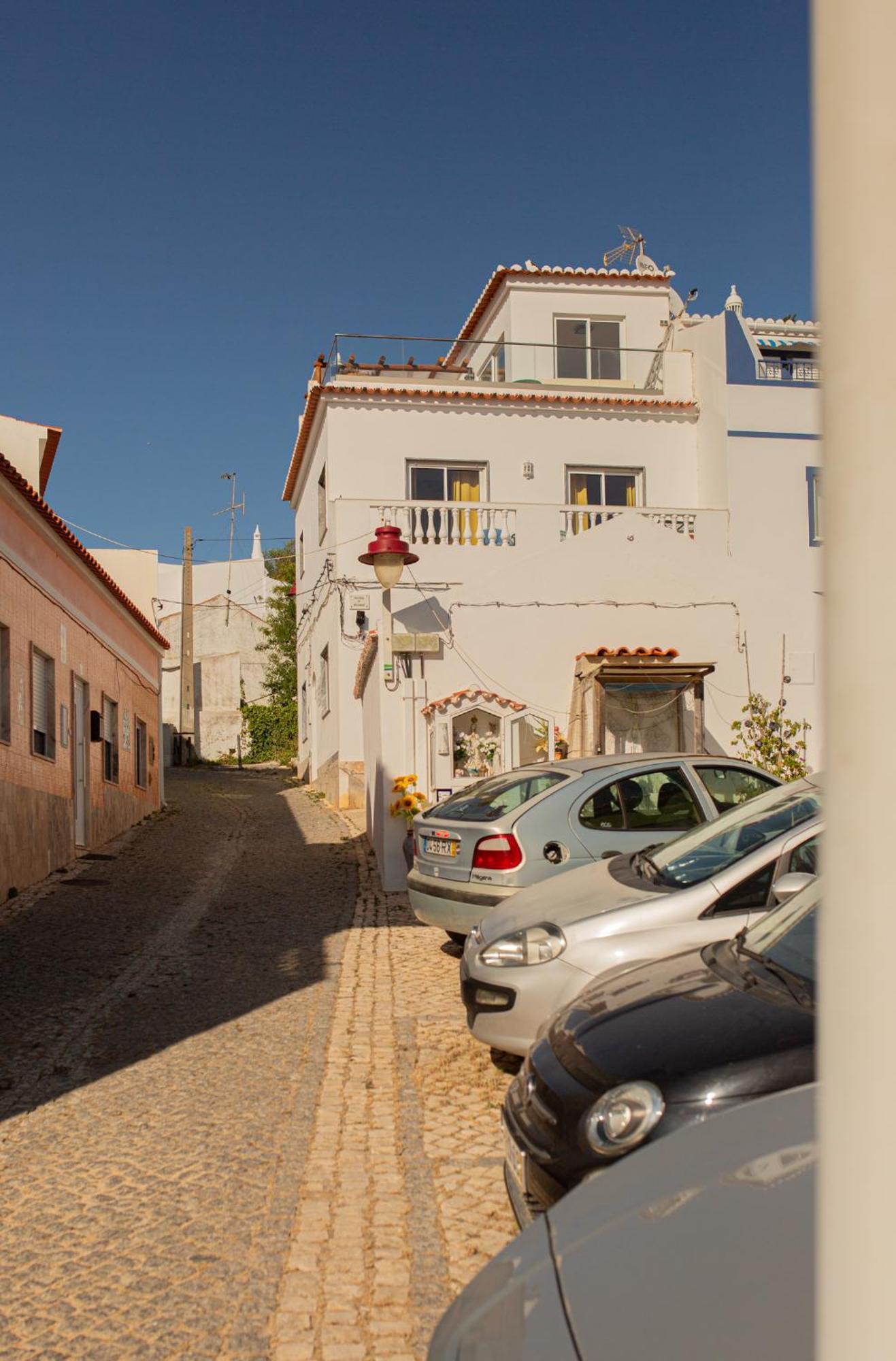 Casa Pedro In Salema - Oceanview & Beach Exterior photo